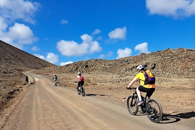 Barranco E Bike Tour in Corralejo North of Fuerteventura - Stop 4: Barranco de los Enamorados, where the walk becomes the highlight