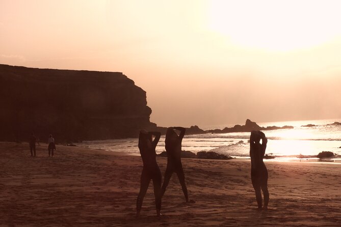 Come surf with me! Surf In Fuerteventura by Sealover - Corralejo in Fuerteventura is a smart place for a beginner surf class