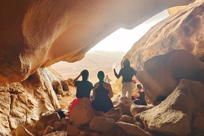 Excursion to Ajuy Caves with a secret Las Penitas canyon Hike - Hiking Barranco de las Peñitas and reaching the hidden window