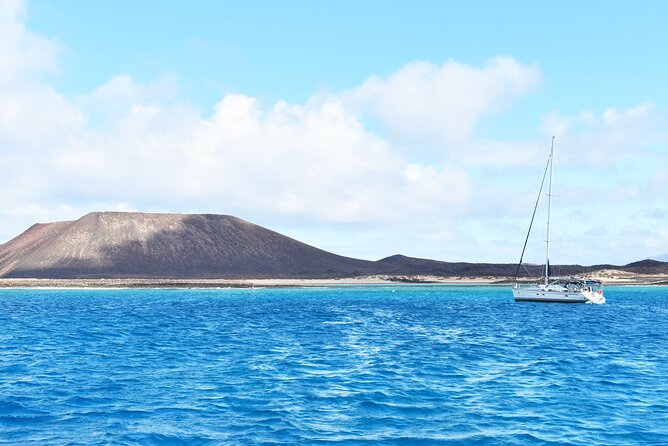 Ferry to Isla de Lobos: round-trip tickets from Corralejo - Montaña Caldera (127 m) and Lighthouse Martiño: Choose Your Effort Level