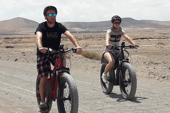 From Corralejo: E-bike/E-scooter 3-4 hour excursion - Stop 1: Calderon Hondo Crater Top (Views into the Inside)