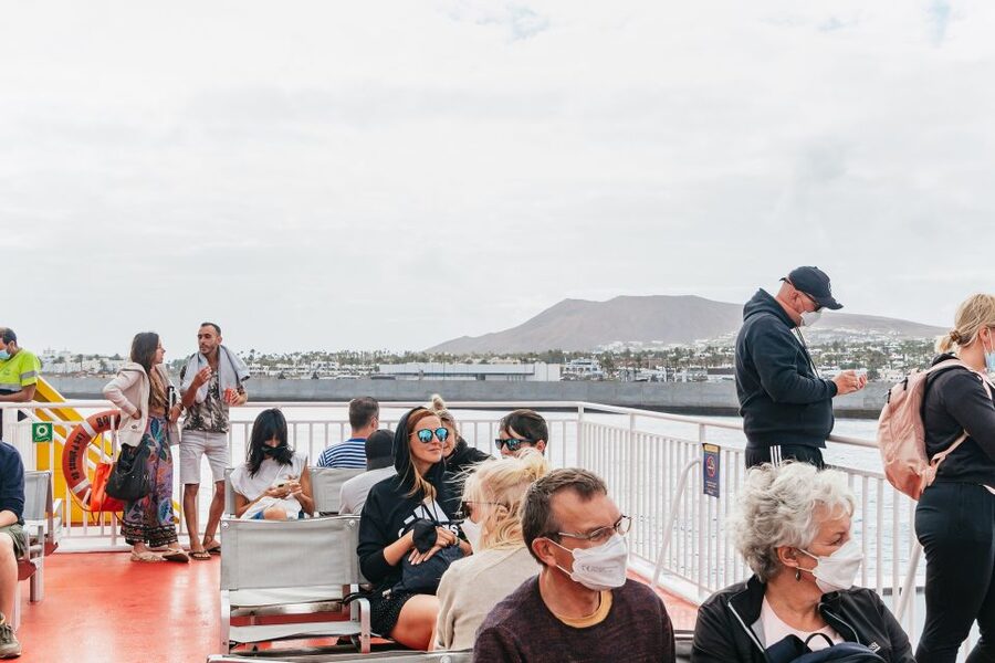 From Fuerteventura: Lanzarote Trip with Wine Tasting & Lunch - Lunch with wine and the La Geria wine town stop