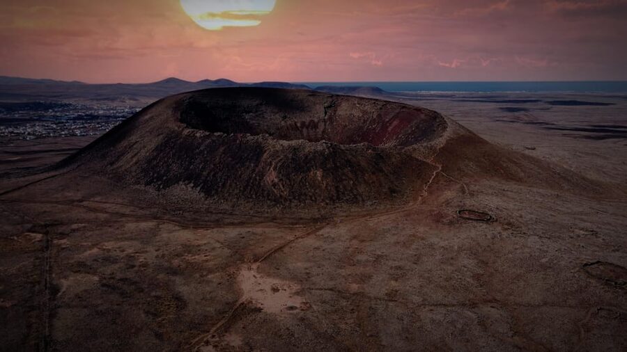 From Fuerteventura: Sunset Hike at Volcano with Scenic Views - Calderón Hondo at sunset: why this volcano is the point