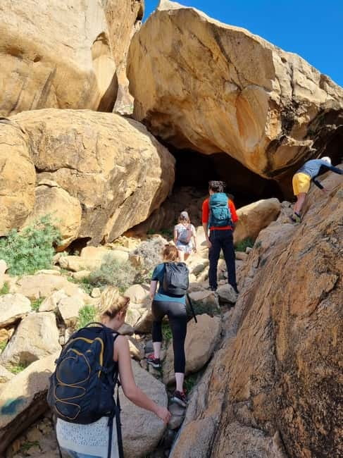 Fuerteventura: Ajuy Caves & hike to secret Las Penitas Arco - The Virgen de la Peña chapel and the “few remaining dam” story