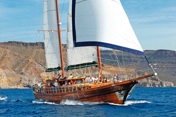 Fuerteventura: Aphrodite Exclusive Gulet with Food and Drinks - Food and Drinks on Board: What Included Really Means