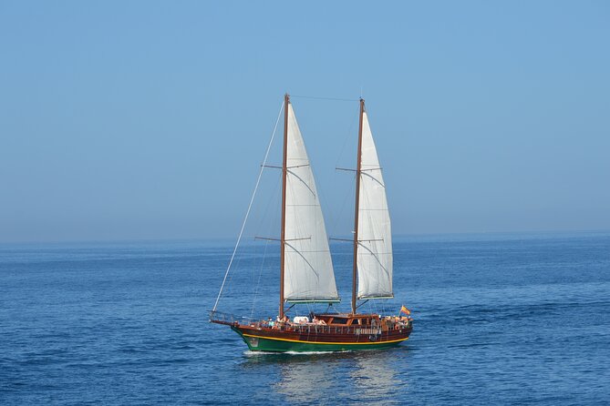 Fuerteventura: Aphrodite Exclusive Gulet with Food and Drinks - The Crew Factor: Friendly Service on a Max-35 Boat