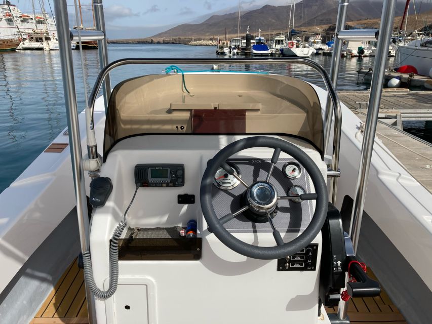 Fuerteventura : Boat Rental without skipper - Anchoring in quieter beaches: the value of your own rhythm
