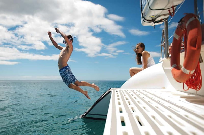 Fuerteventura: Catamarán navegación a vela y delfines. - What to pack so the boat day feels smooth