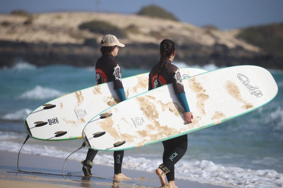 Fuerteventura : Corralejo Surf Lesson - Corralejo Surf Lesson: The 4-Hour Flow That Teaches, Not Just Tourists-Spin
