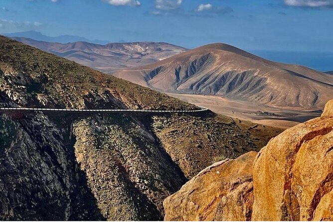 Fuerteventura: DISCOVER FUERTEVENTURA TOUR 7 hours max 8 people - Why This 7–8 Hour Fuerteventura Loop Feels Like the Right Size