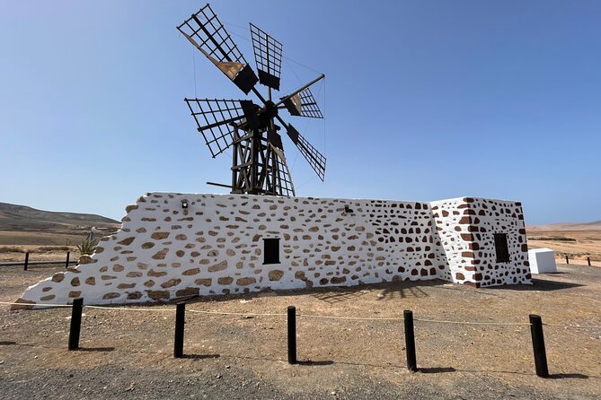 Fuerteventura: DISCOVER FUERTEVENTURA TOUR 7 hours max 8 people - Ajuy: Black-Sand Beach + Optional Cave Walk