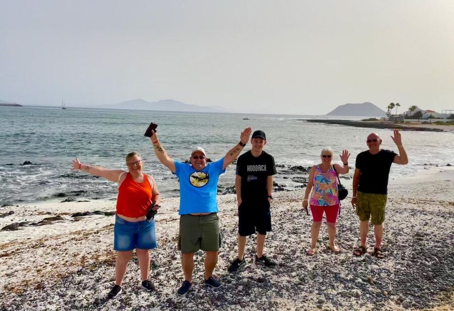 Fuerteventura: Island Highlights Guided VIP Sightseeing Tour - Ajuy caves and limestone formations: the stop with real time