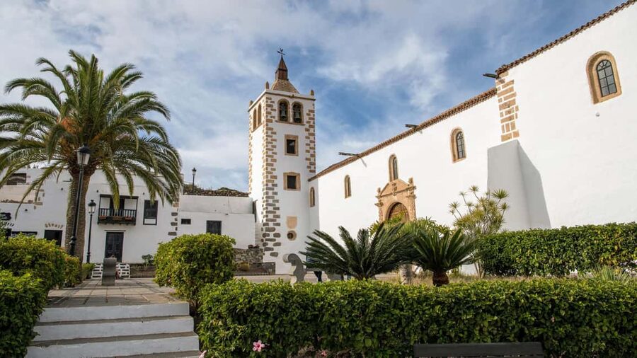 Fuerteventura: Island Highlights Sightseeing Tour - Betancuria: the old capital pause that gives the day balance