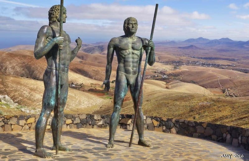 Fuerteventura: Island Highlights Sightseeing Tour - Finishing touches: Pájara, La Oliva, Caleta de Fuste, and the south-coast scenes