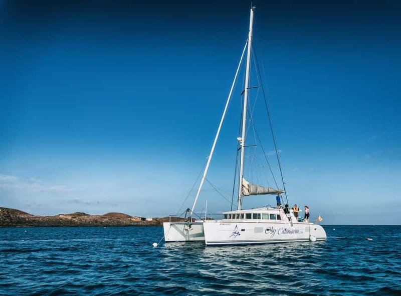 Fuerteventura: Lobos Island Catamaran Cruise with Lunch - Snorkeling and swimming around Lobos Island