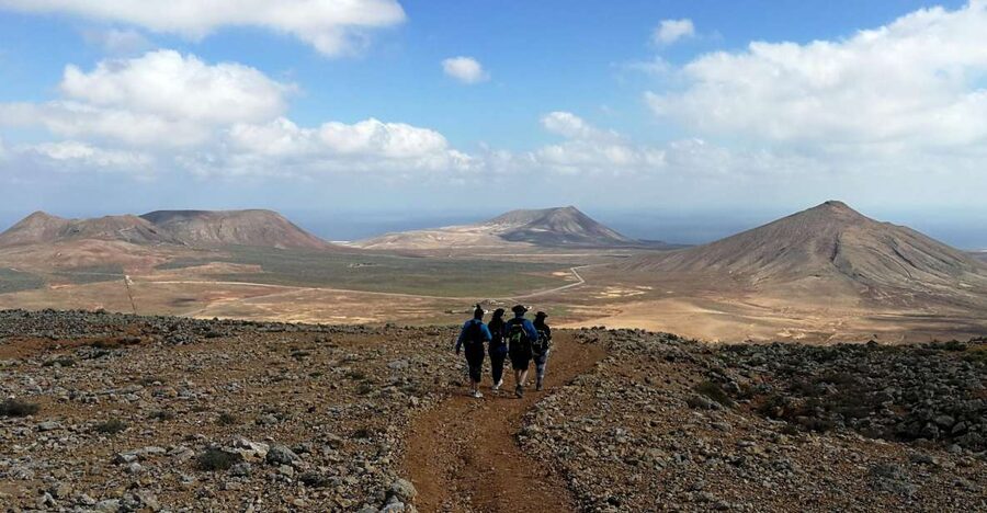 Fuerteventura: Montaña Escanfraga Volcano Summit Hike - Rim and summit edge: the steeper challenge and the big payoff