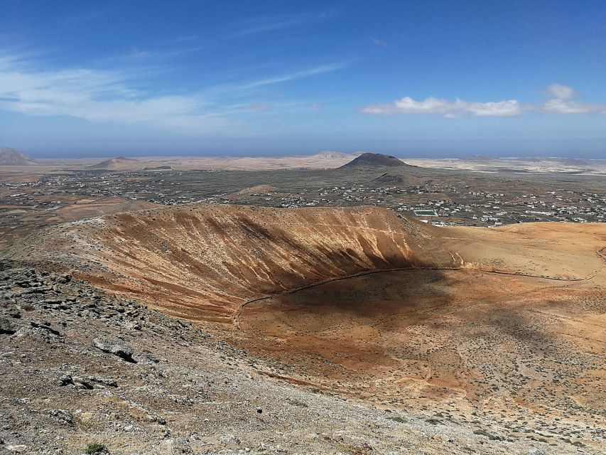 Fuerteventura: Montaña Escanfraga Volcano Summit Hike - Should you book the Montaña Escanfraga crater hike?