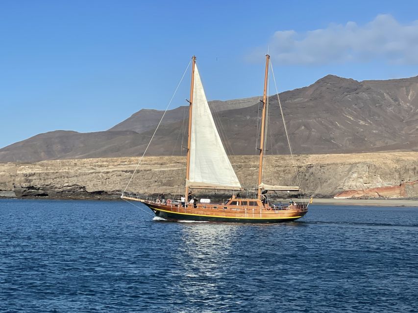 Fuerteventura: Sunset boat trip with DJ, Food & Drinks - First Look: Morro Jable Port and the Aphrodite Gulet