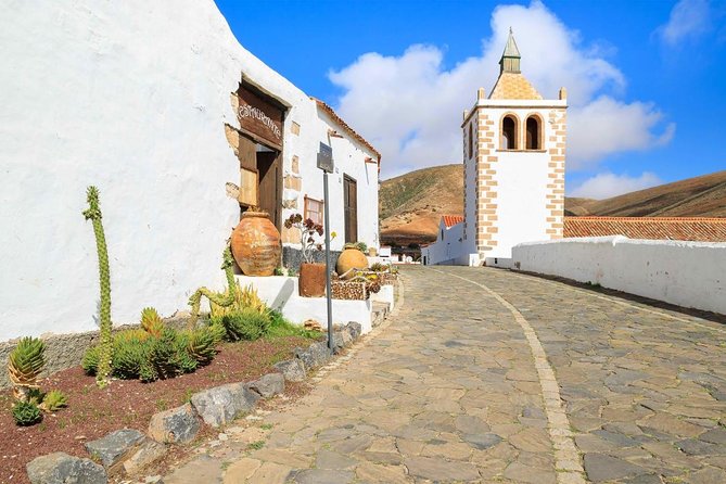 Fuerteventura Villages Caves and Farm Tour with Lunch from South - Key highlights you’ll feel right away