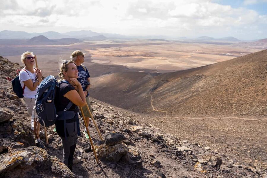Fuerteventura: volcanic hike to the crater edge - The 5-hour schedule: pickup, transfers, and the real hike time