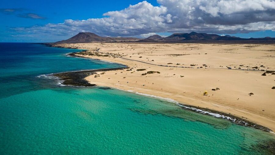 Fuerteventura: Wild North and Corralejo Tour From the South - Dunas de Corralejo photo stop: where Lanzarote and Lobos steal the show