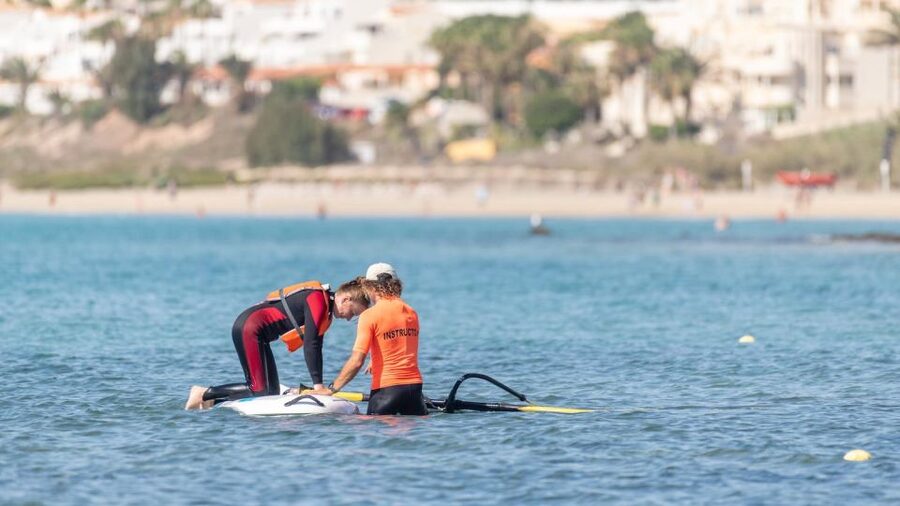 Fuerteventura: Windsurfing Taster in Costa Calma Bay! - On-the-water practice in Costa Calma Bay: turning and staying afloat