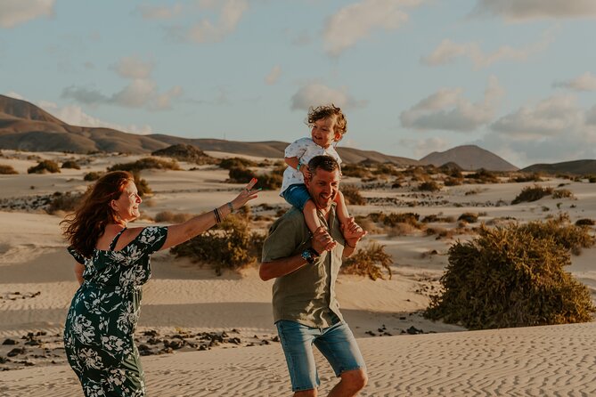 Fun and spontaneous family photoshoot - Corralejo Fuerteventura - Parque Natural de Corralejo: why this stop works for real family shots