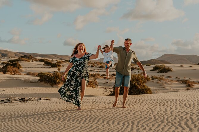 Fun and spontaneous family photoshoot - Corralejo Fuerteventura - Photo packages: 15 vs 30 edited digital photos