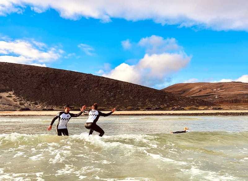La Pared: Classic Surf Lesson in the South of Fuerteventura - Views and Beach Atmosphere: Why the Setting Matters