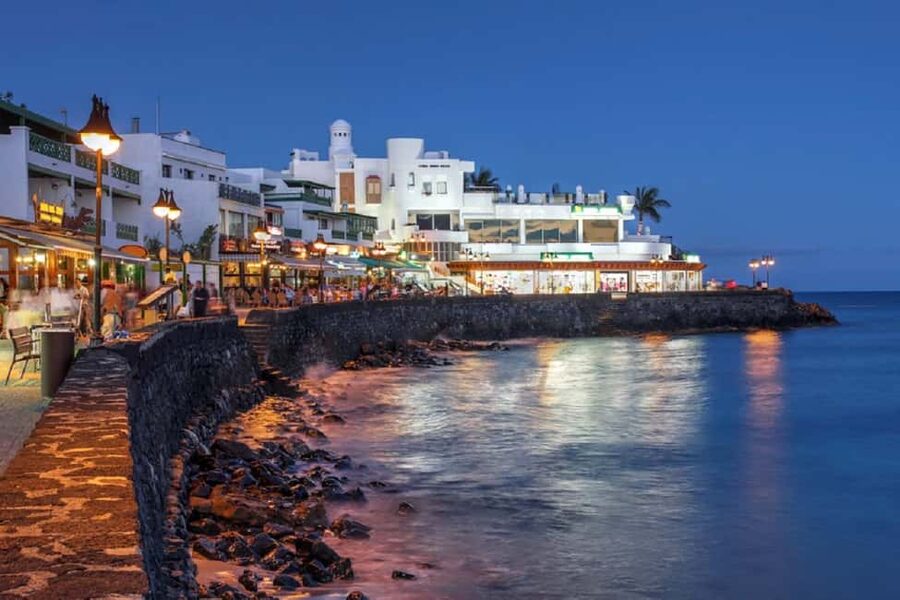 Lanzarote Shopping from Caleta de Fuste (Fuerteventura) - Caleta de Fuste to Playa Blanca: the easy route that saves energy