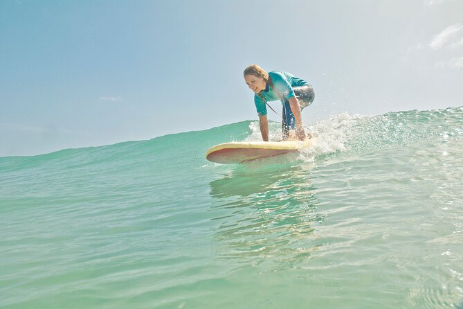 Learn to surf on the endless beaches in southern Fuerteventura - Pickup and meeting point: getting to the beach without stress