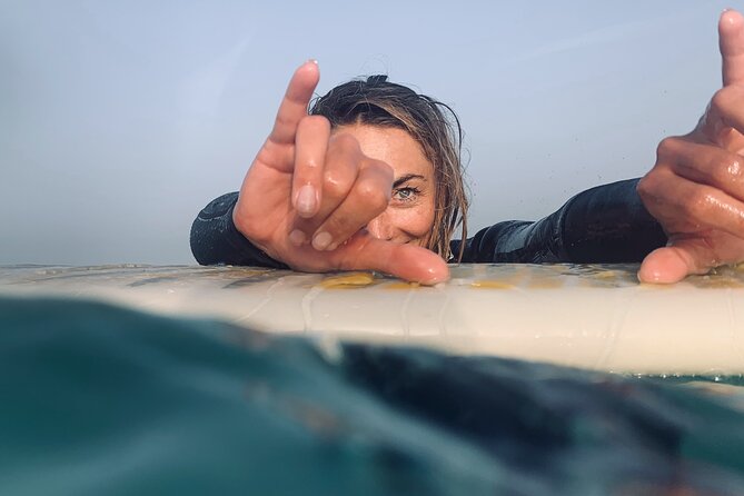 Lezioni di Surf per Beginner e Intermedi (6 persone a istruttore) - What’s included in the price: gear, transfer, and water value check