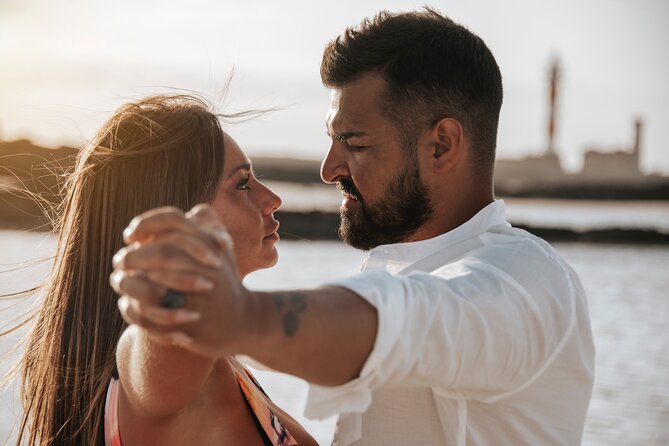 Romantic and fun couple shooting in Corralejo: capture your love! - Meeting at Indonesian Banana Bar and Getting Transfers