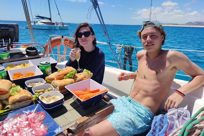 Sailing tour around the Lobos Island Natural Park / 4h - Getting to Corralejo and meeting the crew (in plain terms)