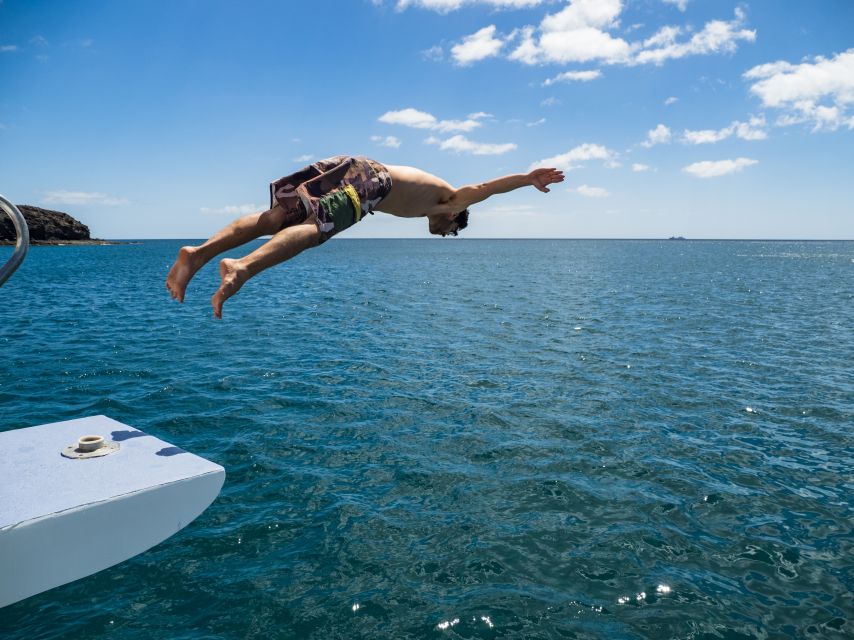 Southeast Fuerteventura: Boat Cruise with Lunch and Drinks - Canarian tapas and paella: how the onboard lunch feels